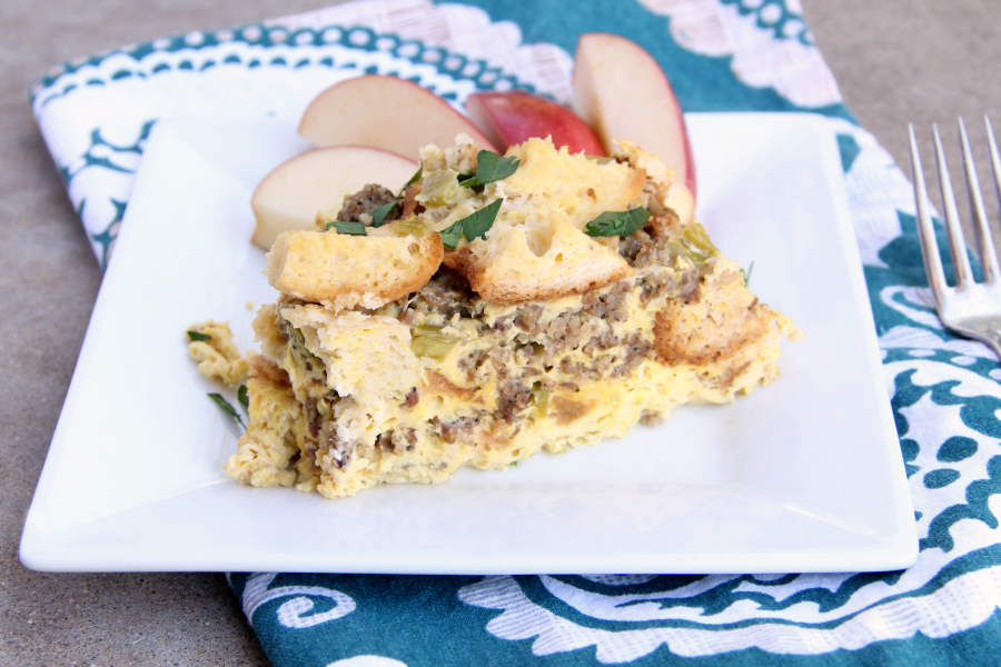 Slow Cooker Sausage and Spinach Breakfast Casserole