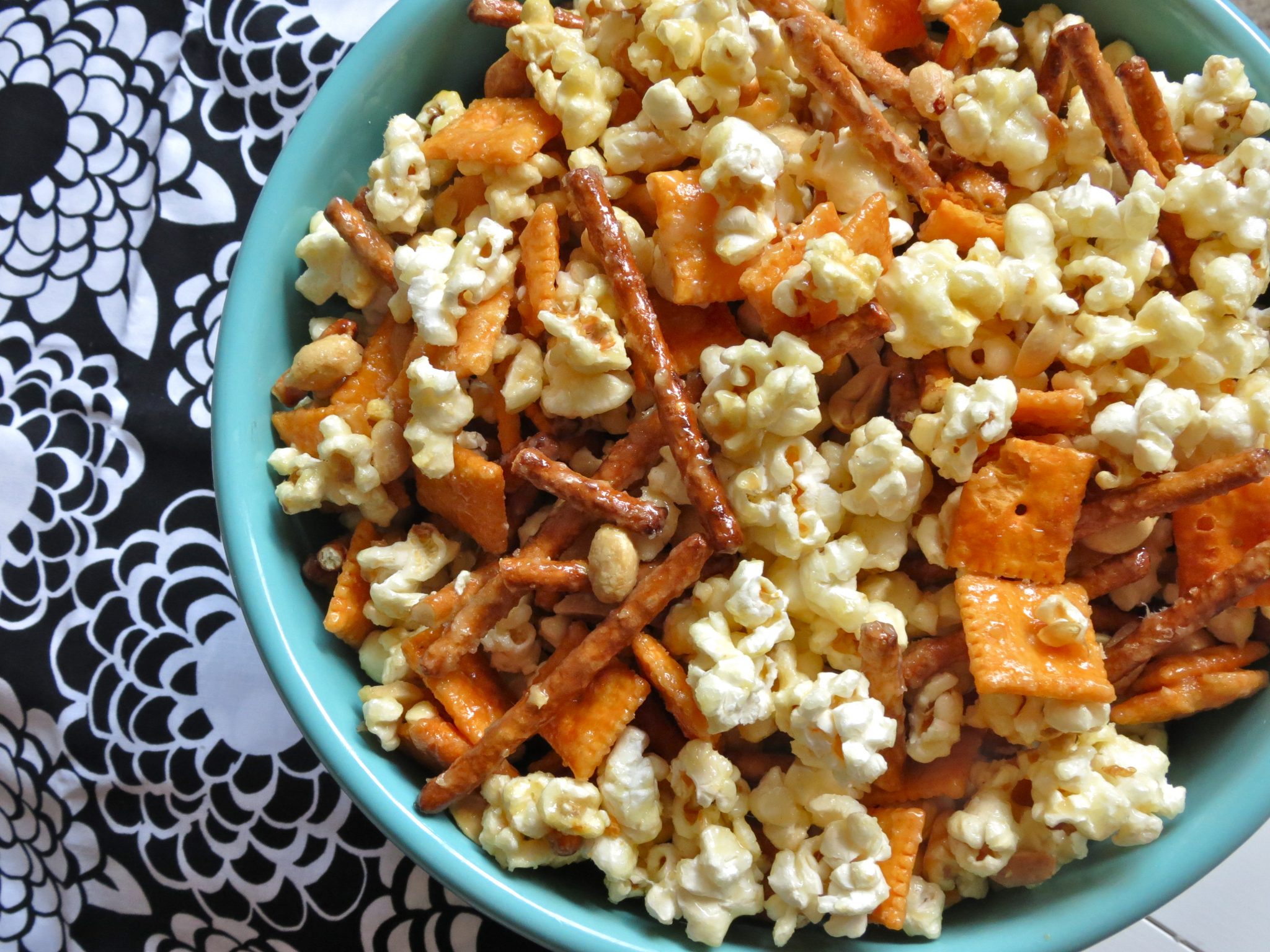 You'll Never Buy Microwave Popcorn Again Thanks to This - The Mom Creative