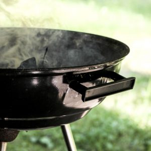 Everything you need to know about grilling with a charcoal grill. Summertime means grilling time!  If you’re a little nervous, don’t be, my How to Grill using a Charcoal Grill guide will get you to grill master in no time! It’s part of my Grilling 101 Summer series! #grilling #charcoalgrill #outdoorcooking