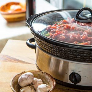 This slow cooker user’s resource guide has everything you need to know about slow cookers! How to use a slow cooker, how to clean a slow cooker, tips for using a slow cooker, and of course, the best slow cooker recipes. #crockpot #slowcooker #howto #cooking