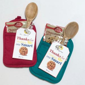 This simple One Smart Cookie Teacher Appreciation Gift and Printable is budget friendly and easy to put together during the busy end of school hussle.  #teacherappreciation #teachergifts